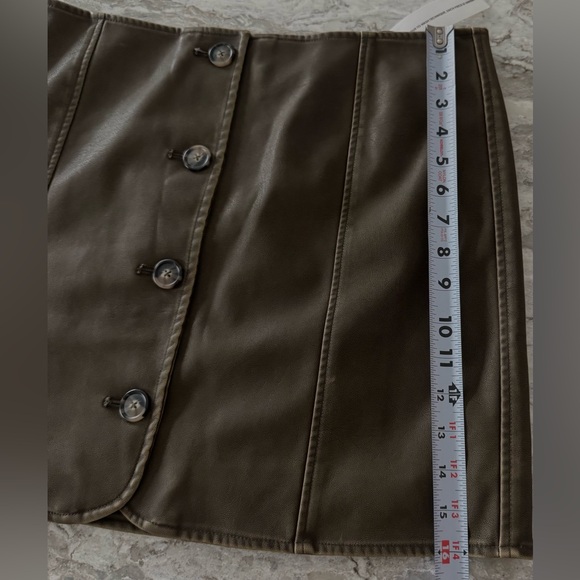 NWT BLANK NYC Washed Faux Leather Button-Down Miniskirt Size 28 - Picture 13 of 14